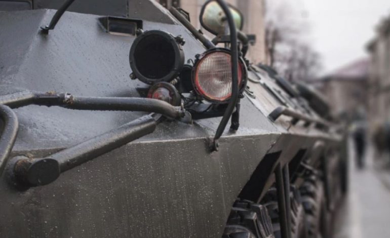 PARALAJMËRON Rusia: Dorëzimi i tankeve amerikane në Ukrainë provokon rritje të tensioneve