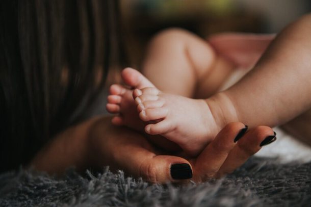 A KA TENTUAR TË ABORTOJË? Gazetari jep detaje të reja për 32-vjeçaren që hodhi në lumë foshnjën: Kishte vendosur ta…