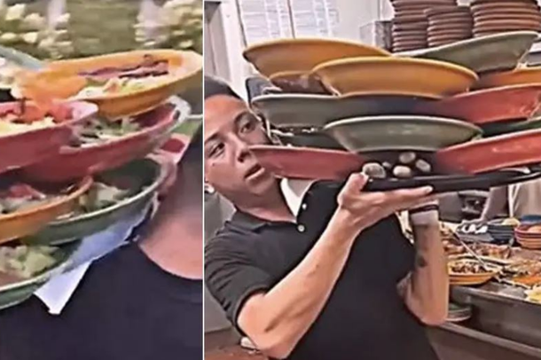 VIDEO VIRALE/ Ngre dhjetëra pjata në vetëm një tabaka, kamarieri “pushton” rrjetet sociale