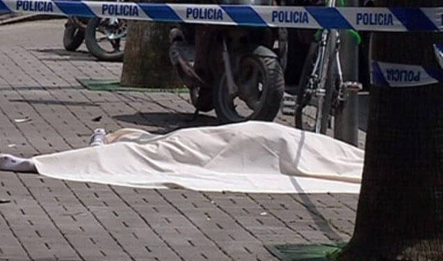 E RËNDË NË POLIÇAN/ 30-vjeçari i jep fund jetës duke u hedhur nga kati i dytë i pallatit