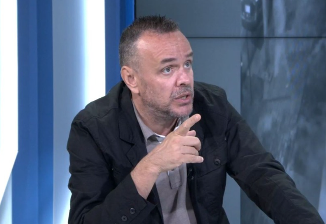“ERVINIT ME DASHURI”/ Karamuço: Si ma vodhi Rozeta Dobi unazën me dedikim