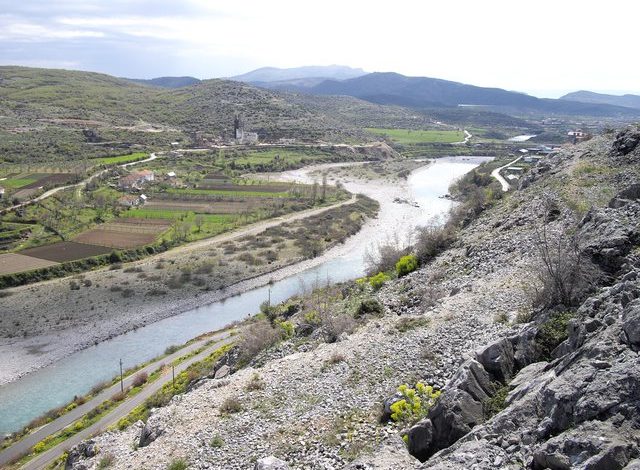NËNA HODHI FËMIJËN NË LUMË/ Flet mjeku: Kishim frikë se do ta linte në maternitet, kolegët e bindën ta mbante