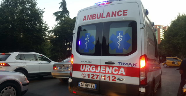 E RËNDË/ Gjendet i pajetë në shtëpi 48-vjeçari në Bulqizë, dyshohet se…