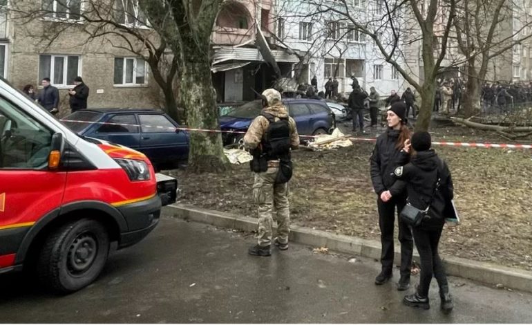 TRAGJEDI NË UKRAINË/ Helikopteri rrëzohet mbi një çerdhe, mes viktimave ministri dhe 3 zyrtarë të tjerë ukrainas