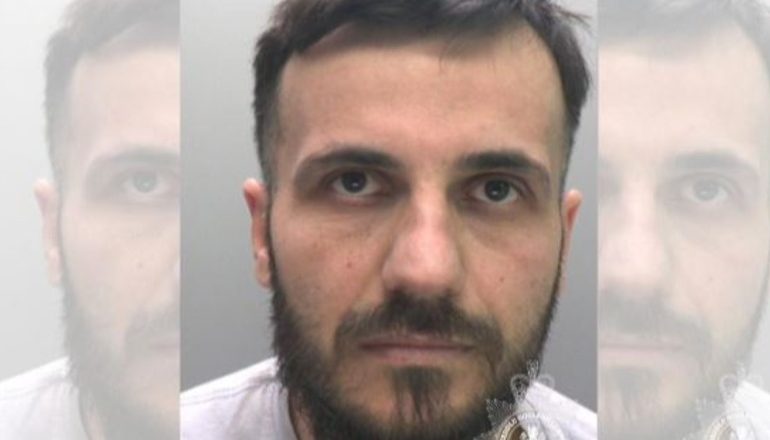 “JAM I ZHYTUR NË BORXHE”/ U kap në fermën e kanabisit në Angli, dënohet me 22 muaj burg 30-vjeçari shqiptar