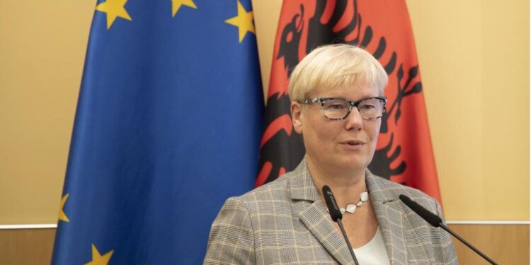 DETAJET/ A do të ketë “non grata” nga BE për politikanë shqiptarë? Ambasadorja shpjegon rregullat