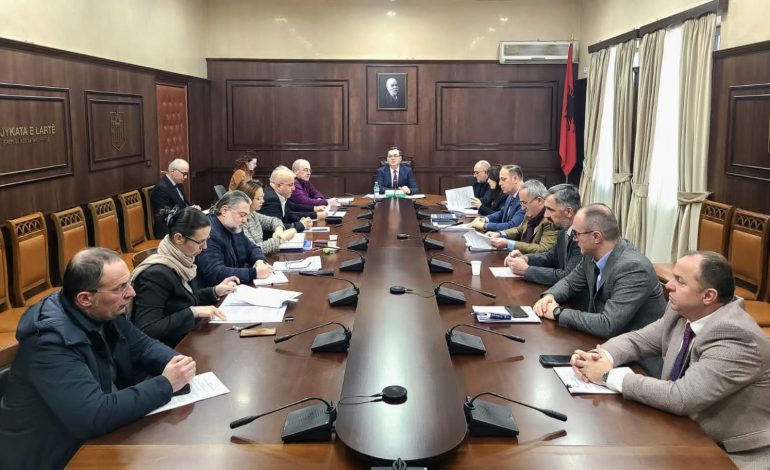 E PLOTË/ Holta Zaçaj zgjidhet anëtare e Gjykatës Kushtetuese