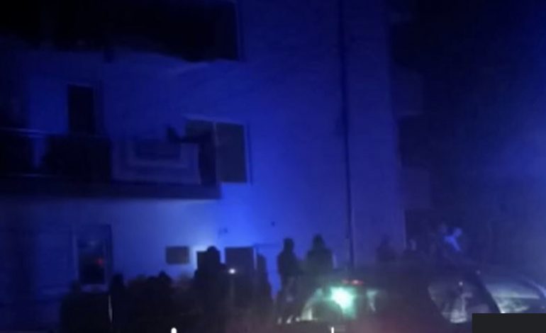 DETAJET E PARA/ Zjarr në panelin elektrik të një pallati në Lezhë, panik te banorët
