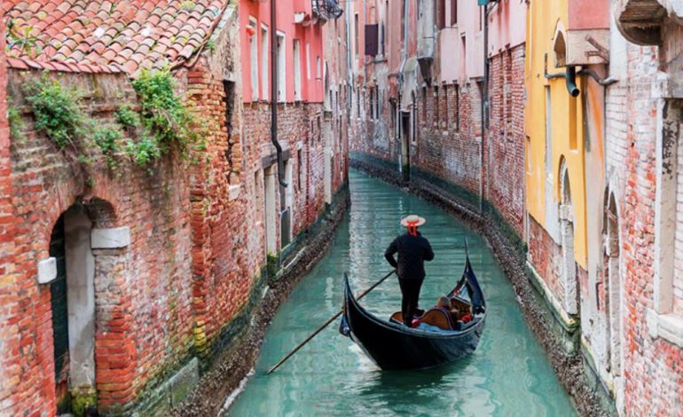 MË SHUMË SE 90% ME GURIN E ISTRIAS/ Arkitektura e qytetit lundrues: Si u ndërtua Venecia?