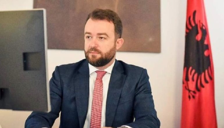 E FUNDIT/ Arrestohet sekretari i përgjithshëm i Ministrisë së Financave bashkë me dy drejtorë të institucionit