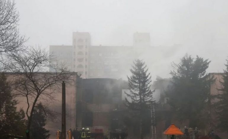 RRËZIMI I HELIKOPTERIT/ Zelensky reagon për tragjedinë në Kiev: Ditë e zezë!