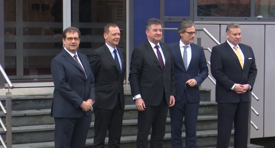 DIALOGU/ Diplomatët amerikanë dhe evropianë shtojnë trysninë për rifillimin e bisedimeve Kosovë-Serbi