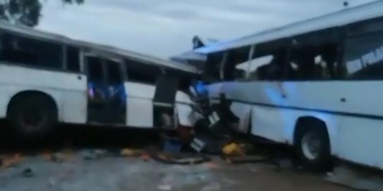 PËRPLASEN DY AUTOBUZË/ Të paktën 40 viktima e dhjetëra të plagosur rëndë
