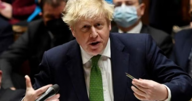 ALKOOL, MUZIKË DHE SEKS/ Dalin detaje të reja për festat e shfrenuara të stafit të Boris Johnson gjatë Covid