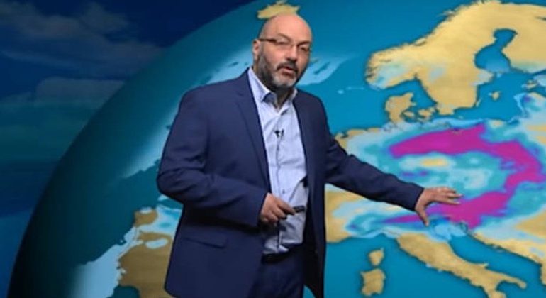 MOTI/ Dëborë dhe përmbytje, sinoptikani grek paralajmëron Shqipërinë