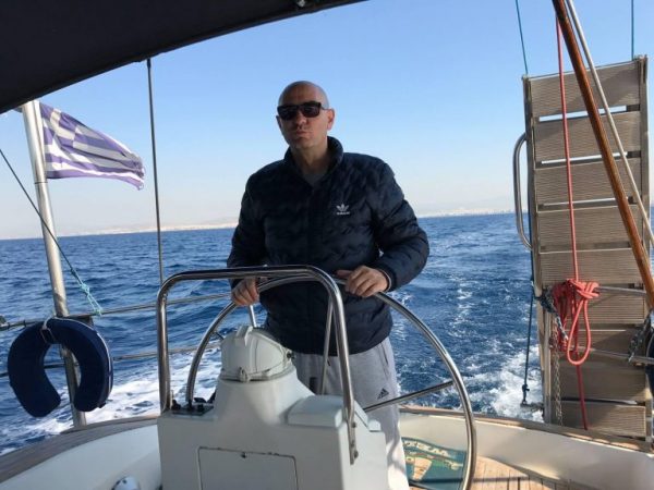 BIZNESMENI U EKZEKUTUA NË NJË LOKAL NË TIRANË/ Viktima u ndoq nga autorët dhe u qëllua më 9 plumba, si ra në pranga 30-vjeçari