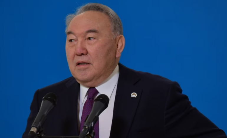 KAZAKISTANI NDRYSHON LIGJ/ Familjarëve të liderit të kombit u hiqet imuniteti ligjor