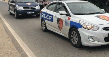 PËRPLASI NJË AUTOMJET NË KAVAJË/ Arrestohet 24 vjeçari, drejtonte makinën në gjendje të dehur