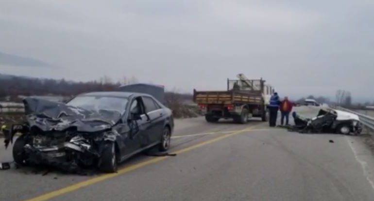 AKSIDENTI ME 3 VIKTIMA NË RRUGËN E ARBRIT/ Arrestohet drejtuesi i “Benz”-it