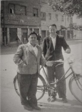 DOSSIER/ Historia e rrallë e mjeshtrit të shquar durrsak: Pasi babai ia riparoi aparatin fotografik që i duhej urgjent për Enverin, Sulo Gradeci…