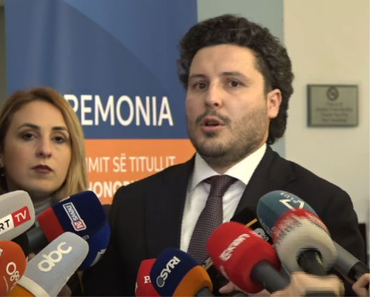 “NDIKIMI RUS NË MALIN E ZI PREZENT ME DEKADA”/ Abazoviç: Mënyra më e mirë për ta luftuar influencën e Rusisë…