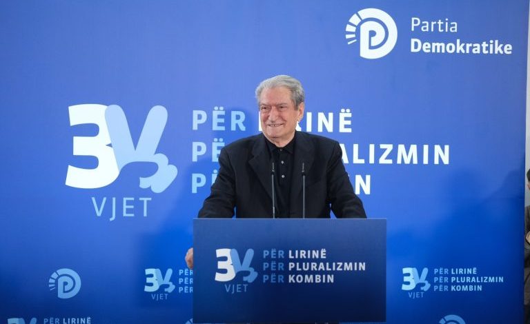 “PD, PARTIA E TË DREJTAVE DHE LIRIVE…”/ Berisha nga Laçi: Themelimi i Partisë Demokratike, ditëlindja jonë e dytë