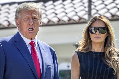 DONALD TRUMP HUMB GJYQIN NDAJ HILLARY CLINTON/ Gjykata: Ish-presidenti amerikan duhet të paguajë 1 milion dollarë