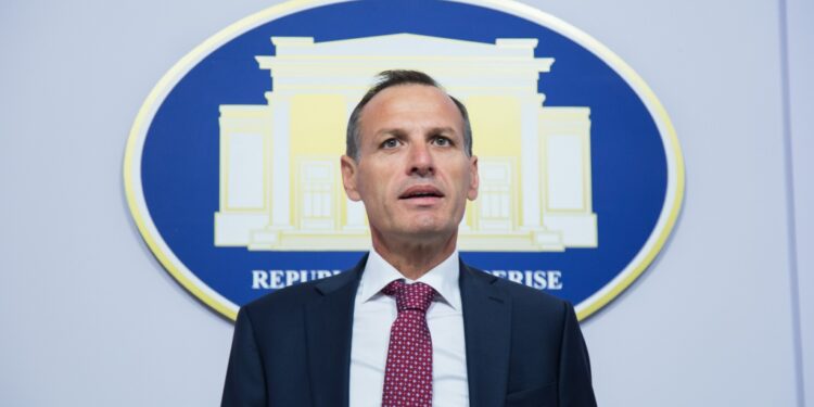 “KAM GJETUR RRUGËN E DUHUR”/ Agron Çela thyen heshtjen: Ilir Metës i uroj suksese! Ja pse u bashkova me PS