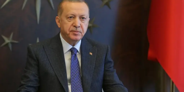 PARALAJMËRON GREQINË/ Erdogan: Mitsotakis, nëse bën gjënë e gabuar, do të vijnë turqit e çmendur