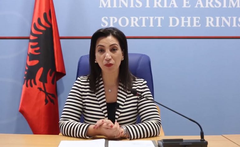 MOTI I KEQ NË VEND/ Ndërpritet mësimi në 56 shkolla