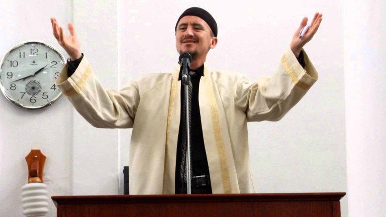 HABIT IMAMI AHMEND KALAJA/ Përkrah hapur Andrew Tate, të arrestuar për përdhunim: Zot ruaje e mbroje habibin