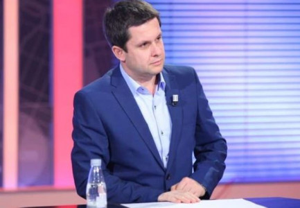 “TEMPERATURË DHE ETHE…”/ Mjeku Ilir Alimehmeti flet për situatën e gripit dhe Covid në Shqipëri, ja apeli që ai bën