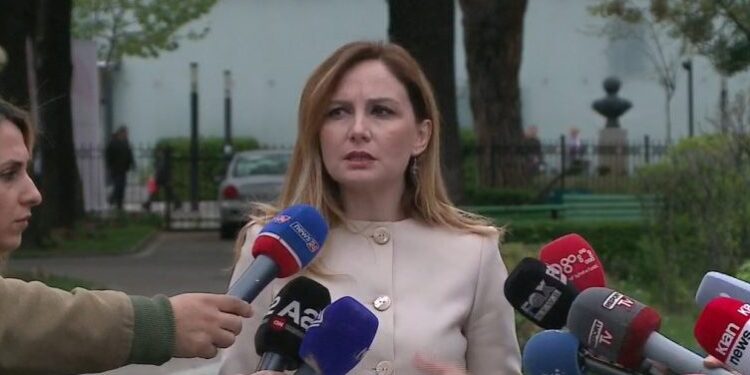 FIRMA PËR SHKARKIMIN E ALIBEAJT? Tabaku: S’më ka thirrur askush për mbledhje grupi, e papranueshme…