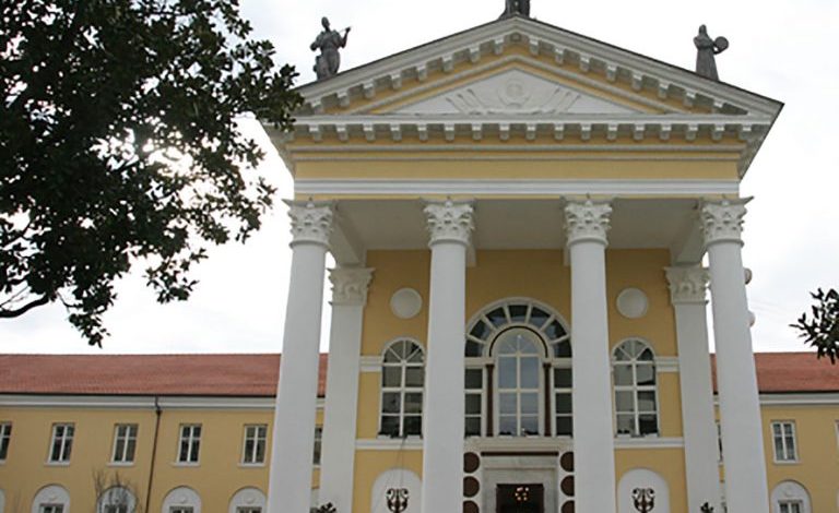DOKUMENTI/ Ministria e Kulturës hap konkurs për drejtorin e Muzeut Kombëtar, godina para restaurimit