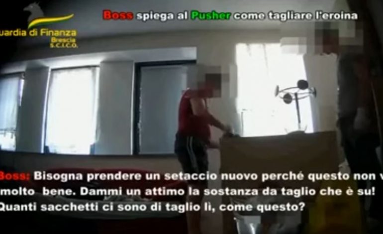 TË TJERA DETAJE/ Zbardhen bisedat e trafikantëve të drogës: Po të harrosh një thes të iknin 5 mijë euro…