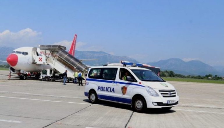 U HOQ SI VIKTIMË PROSTITUCIONI/ Kapet e reja në Rinas dhe i zbulohet skema e mashtrimit