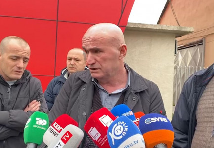 PROTESTË NË PORTIN E SHËNGJINIT/ Dhjetëra punëtorë në rrugë për vonesat e pagave: Po falimentojmë nga punësimet fiktive
