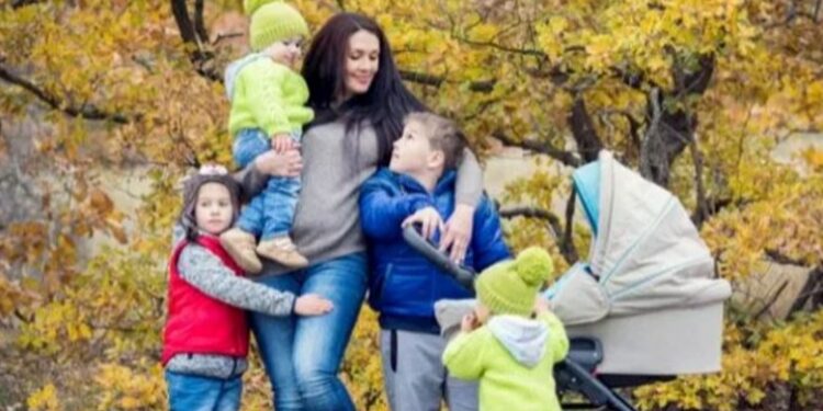 SIGURIME PËR NËNAT ME 3 OSE MË SHUMË FËMIJË/ Rama: Aplikimi në e-albania! Pagesa deri 5 vitet e para të fëmijës