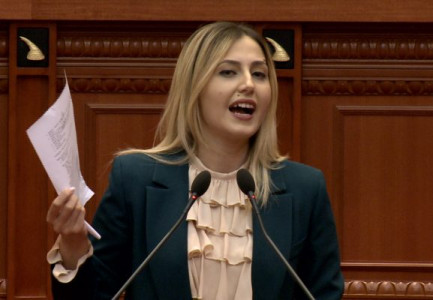 “NË KUNDËRSHTIM ME KUSHTETUTËN”/ Deputetja e PD: Bordet e çmimeve janë praktika komuniste, i shërbejnë oligarkëve
