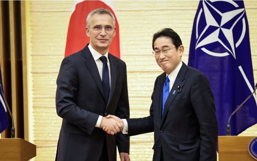ANALIZA E REL: Japonia dhe NATO bashkohen kundër kërcënimeve të Kinës dhe Rusisë
