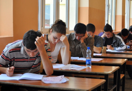 NDRYSHON RREGULLORJA E MATURËS/ Kthehet rivlerësimi i tezës. Zbardhet dokumenti për provimet, të gjitha notat dalin…