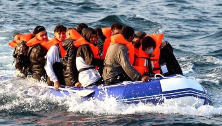 EMIGRANTËT E PALIGJSHËM/ Profesori i drejtësisë në Londër: Bandat shqiptare po rekrutojnë të rinj nga atdheu i tyre…