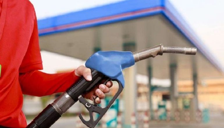 ZYRTARE NGA BORDI/ Ndryshon sërish çmimi i karburantit në vend, ja sa do shitet nafta dhe benzina