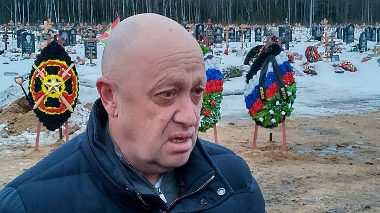 LUFTA NË UKRAINË/ Fillojnë konfliktet mes forcave Wanger dhe ushtrisë ruse, Prigozhin: Djemtë e mi vdiqën për shkak të…