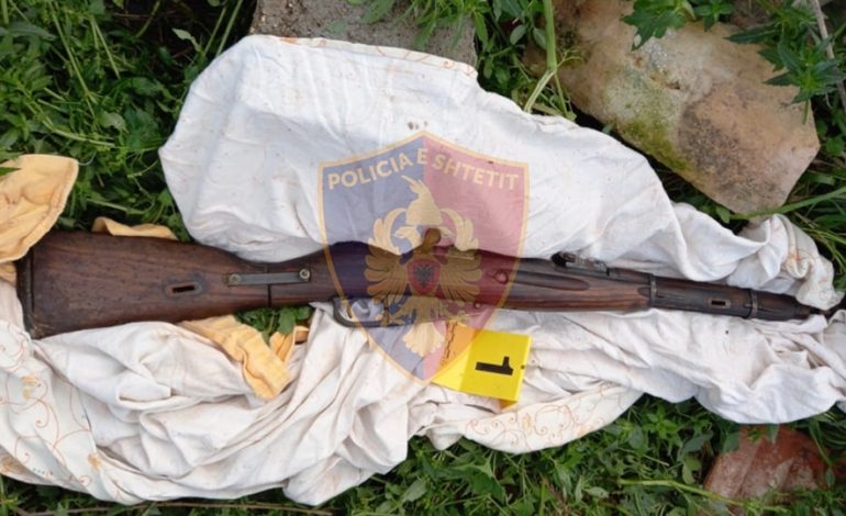 MBANTE ARMË ZJARRI ME VETE/ Arrestohet në flagrancë 52-vjeçari në Berat