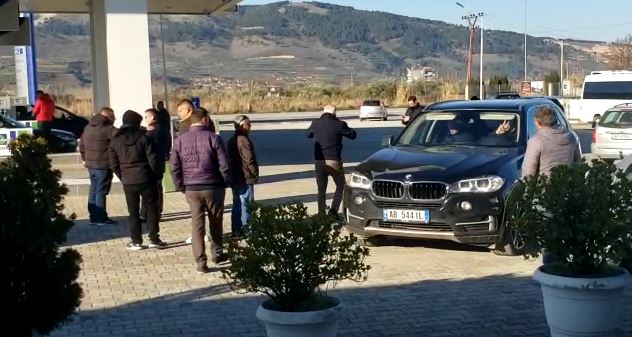 NGA SARANDA, KORÇA E KRUJA/ Protestuesit nga rrethet i bashkohen tubimit të opozitës sot në Tiranë