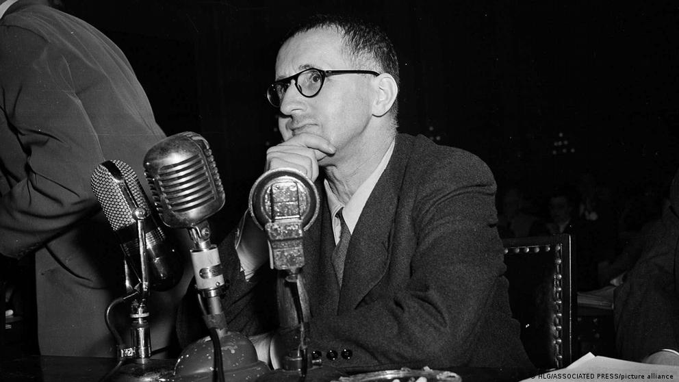 125 VJETORI/ Përse Bertolt Brecht vihet në skenë në mbarë botën?