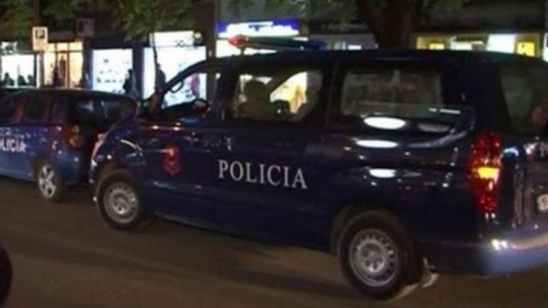 DETAJET E PARA/ Ishte i parkuar pranë banesës, digjet gjatë natës një automjet në Korçë