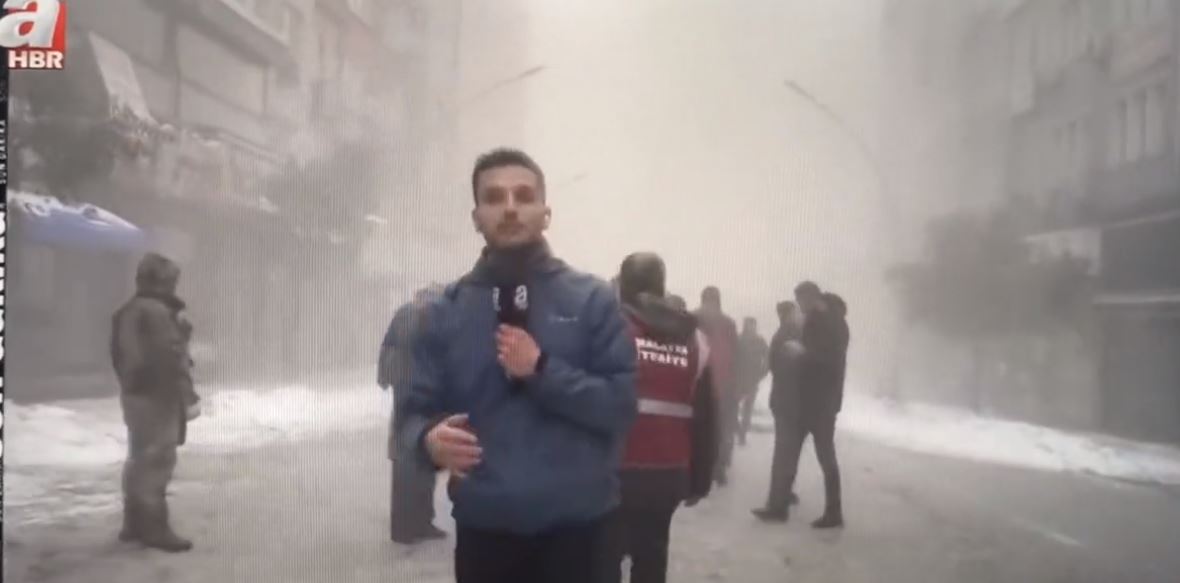SËRISH TËRMET 7.7 BALLË NË TURQI/ Shikoni pamjet dramatike, gazetari ishte në transmetim “live”
