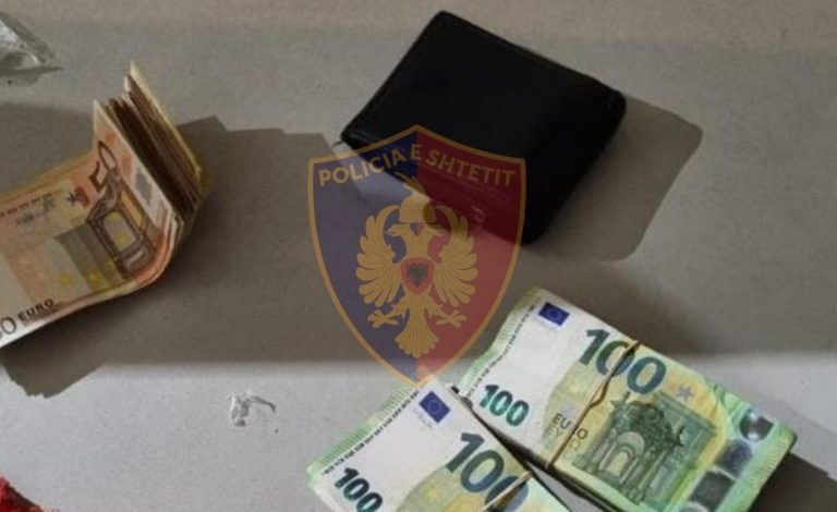 I NDODH AJO QË NUK E PRISTE/ Dështon plani i 37-vjeçarit për të kaluar 20 mijë euro të padeklaruara, arrestohet në Muriqan